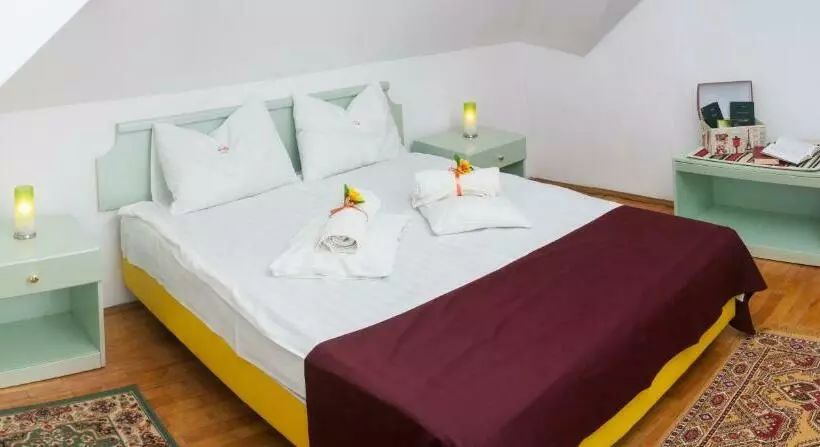 پانسیون Clermont Sinaia