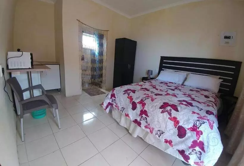 ペンション Hillside View Guesthouse