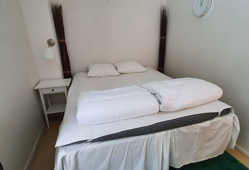 هاستل Gustafs Logi