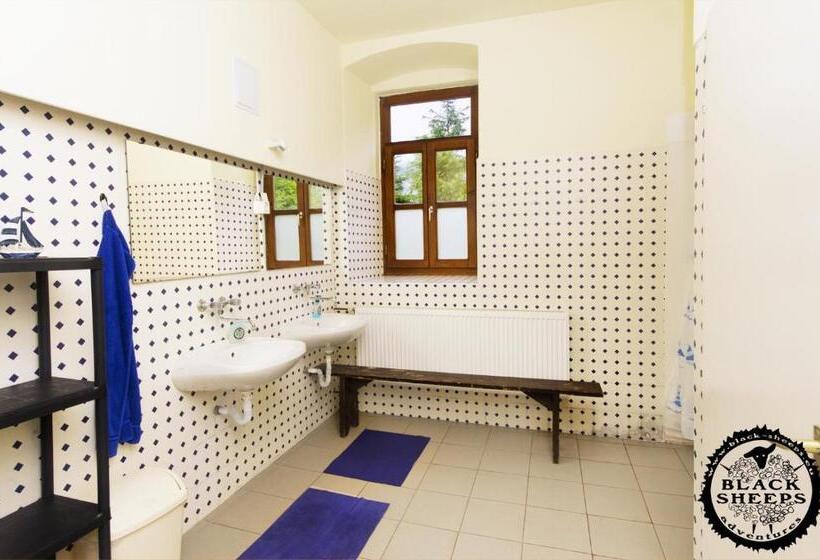 فندق صغير Penzion Black Sheeps Adventures