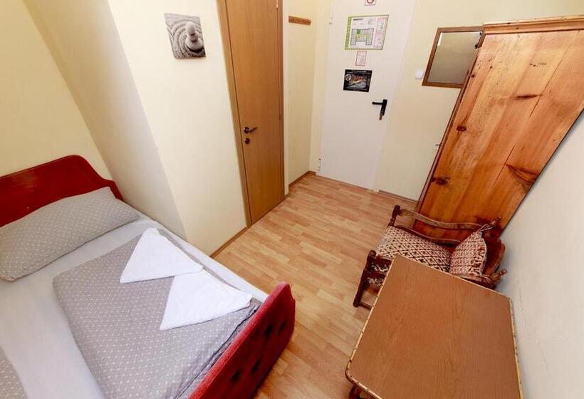 فندق صغير Penzion Black Sheeps Adventures