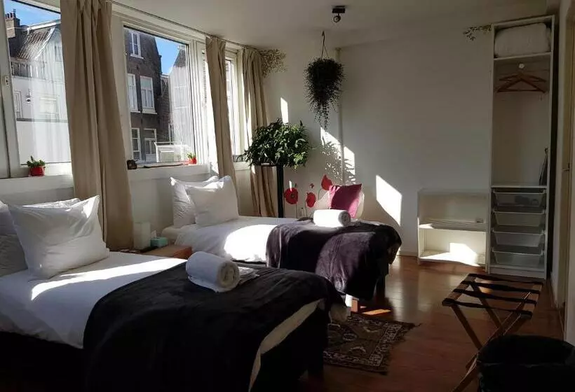 تختخواب و صبحانه City Break Amsterdam Bnb
