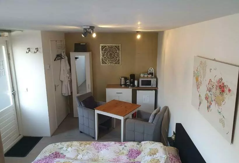 Aamiaismajoitus (B&B) Logeren Op Dijk43