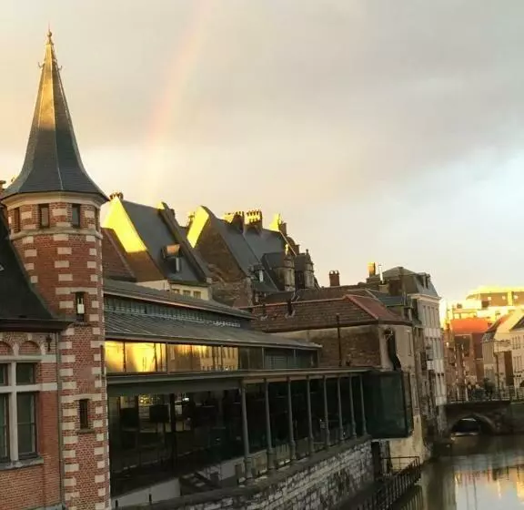 ベッドアンドブレックファースト Rooms With A View