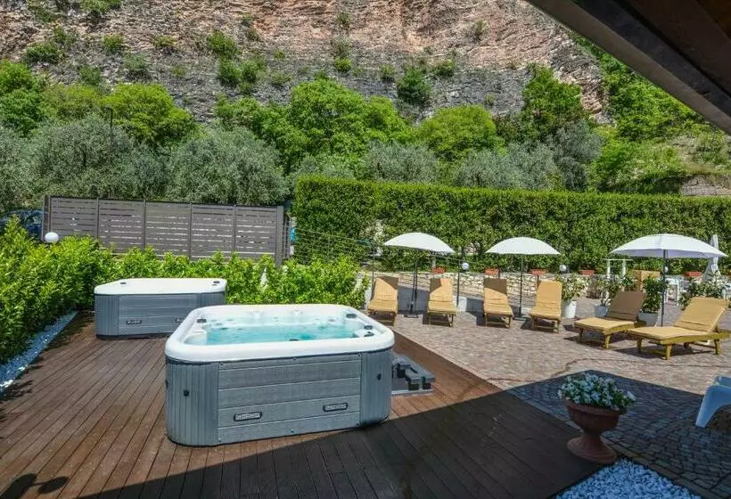 ベッドアンドブレックファースト Villa Degli Olivi Relais