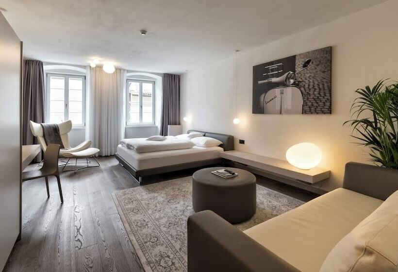 هتل Guesthouse Suiteseven