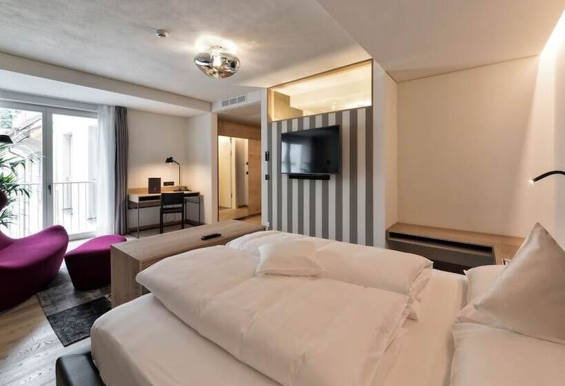 هتل Guesthouse Suiteseven