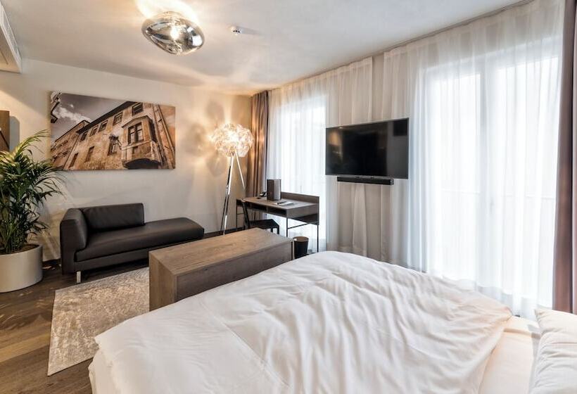 هتل Guesthouse Suiteseven