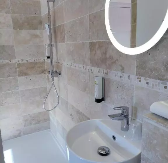 Hotelli Hôtel Beauséjour Logis De France