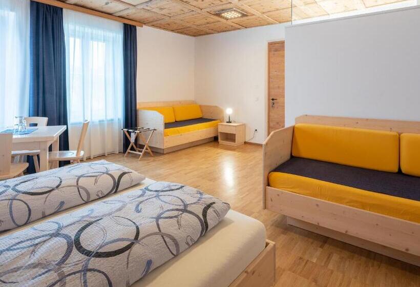 ホテル Vintlerhof