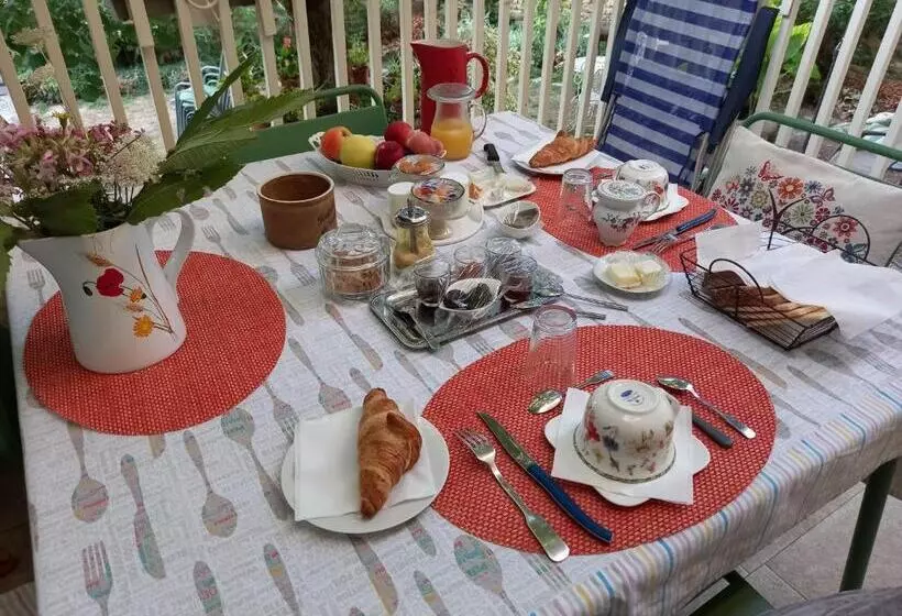 Aamiaismajoitus (B&B) Le Tilleul à Fleurs