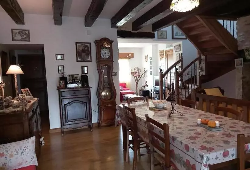 Aamiaismajoitus (B&B) Le Tilleul à Fleurs