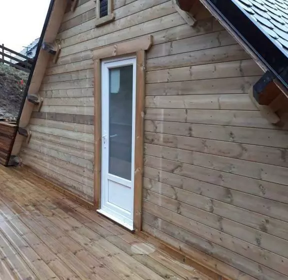 ベッドアンドブレックファースト Les Roses Des Bois