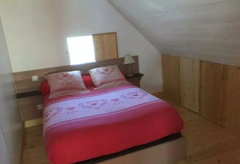 ベッドアンドブレックファースト Les Roses Des Bois