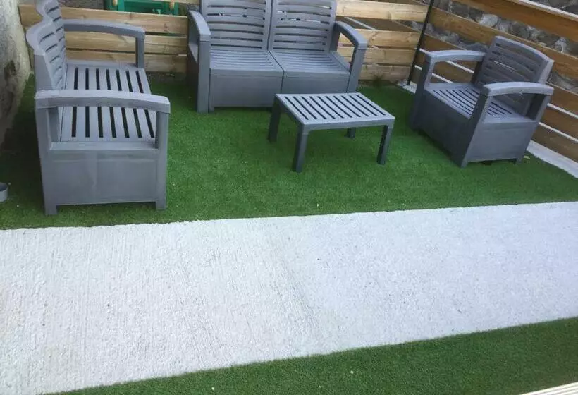 ベッドアンドブレックファースト Les Roses Des Bois