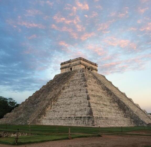 Bed & Breakfast Mayan Bungalow Near Chichén