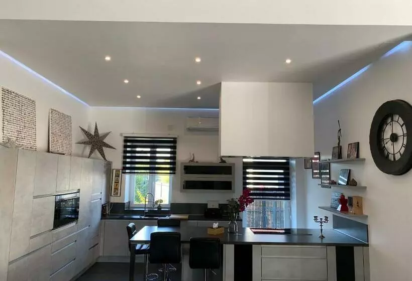 Les Rives Des Habsbourg