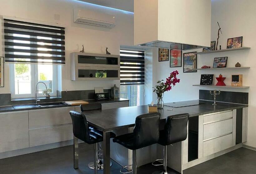 Les Rives Des Habsbourg