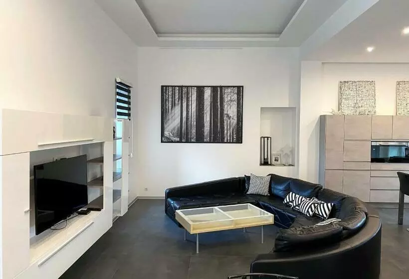 Les Rives Des Habsbourg