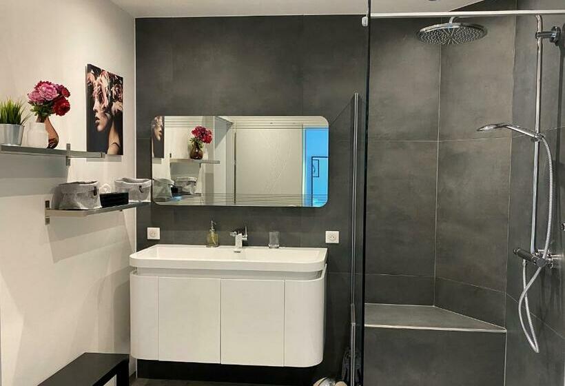 Les Rives Des Habsbourg