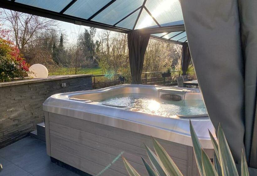 Les Rives Des Habsbourg