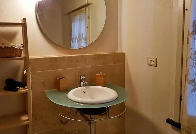 پانسیون Foresteria Borgo Delle Grazie