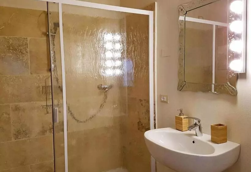 پانسیون Foresteria Borgo Delle Grazie