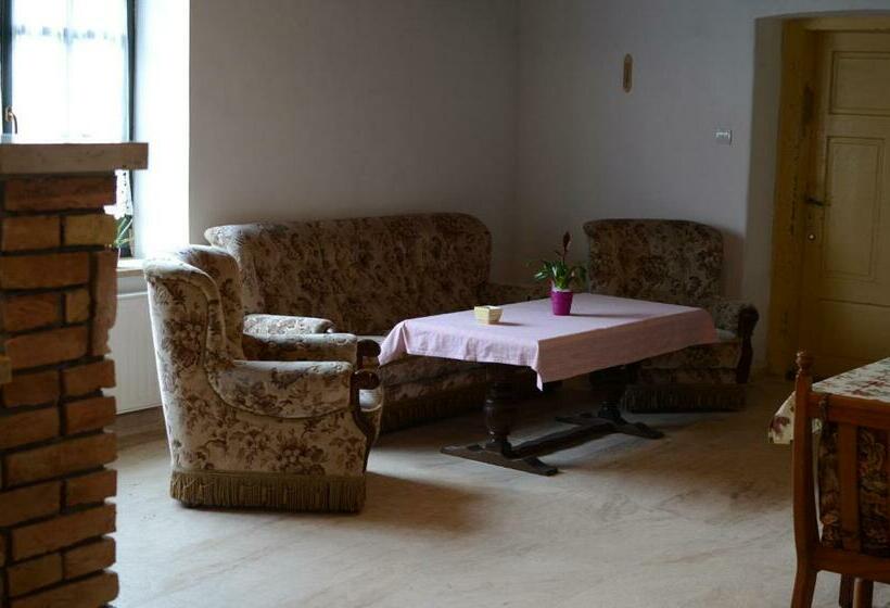 ペンション Gerecse Vendégház