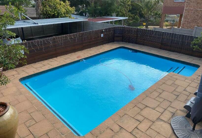 پانسیون Lofts On Lorna