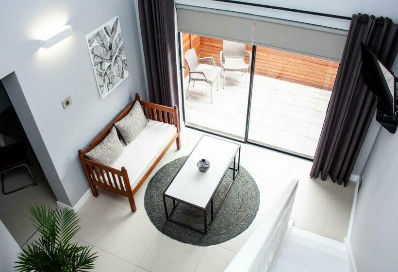 پانسیون Lofts On Lorna