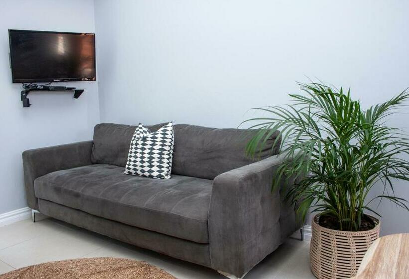 پانسیون Lofts On Lorna