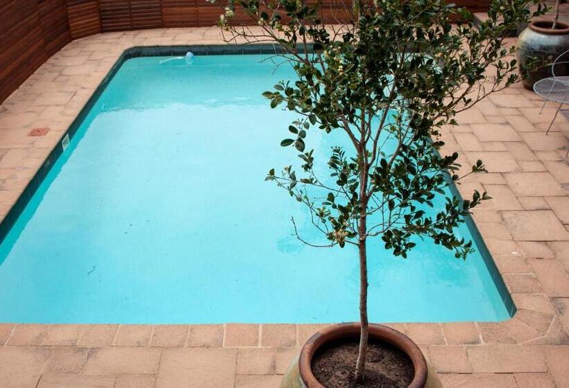 پانسیون Lofts On Lorna