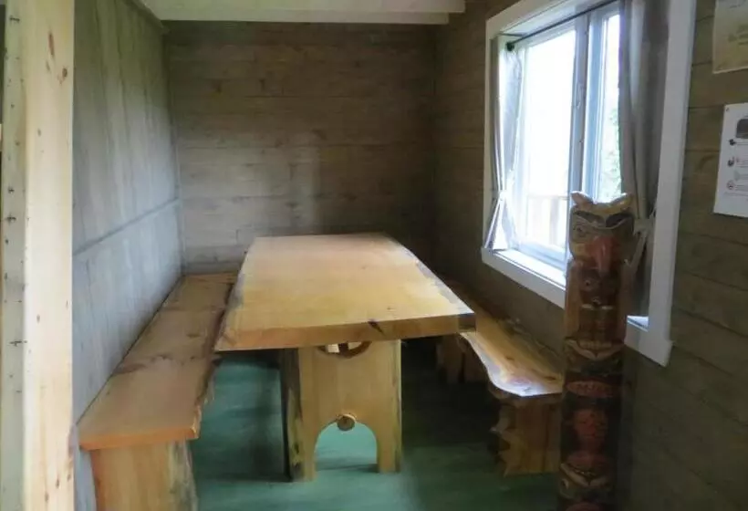 Aamiaismajoitus (B&B) La Maison Sous Les Arbres