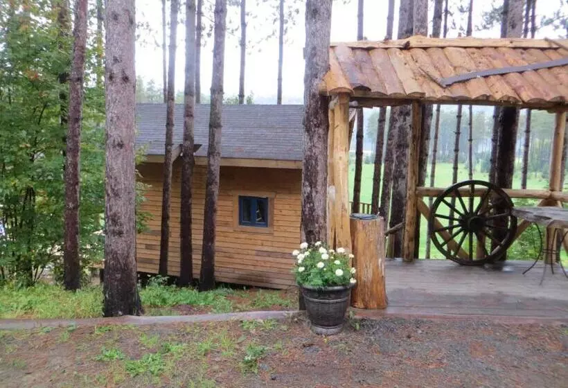 Aamiaismajoitus (B&B) La Maison Sous Les Arbres