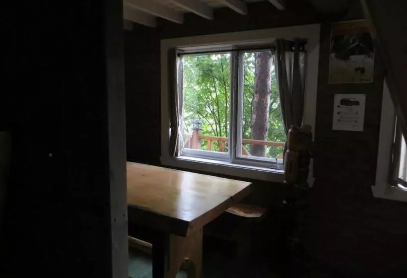 Aamiaismajoitus (B&B) La Maison Sous Les Arbres