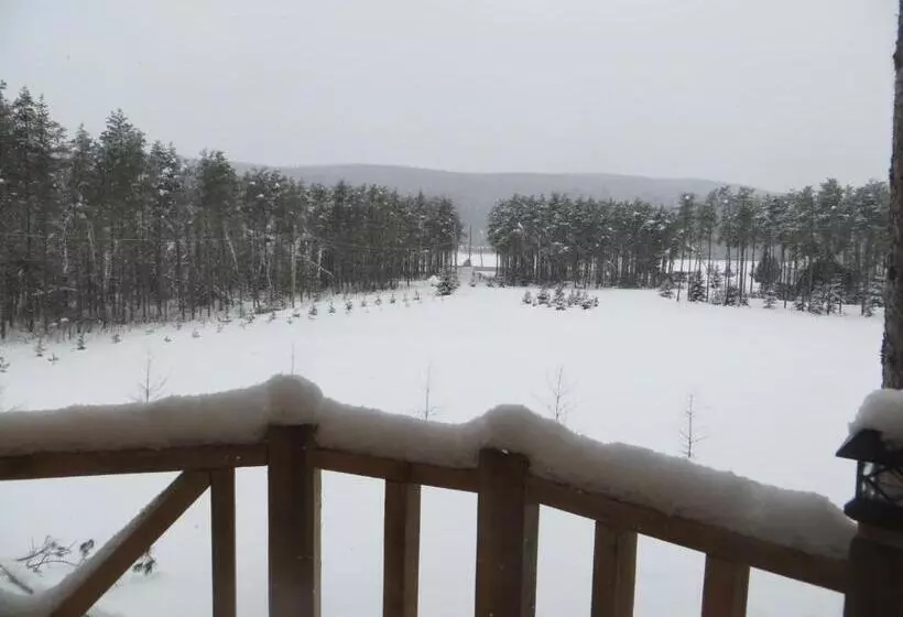 Aamiaismajoitus (B&B) La Maison Sous Les Arbres
