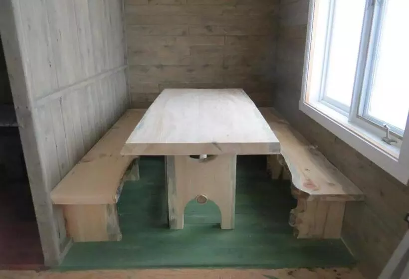 Aamiaismajoitus (B&B) La Maison Sous Les Arbres