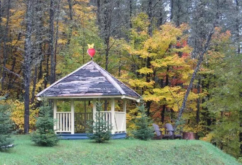 Aamiaismajoitus (B&B) La Maison Sous Les Arbres