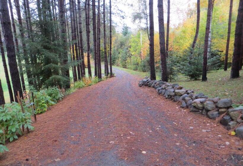 צימר La Maison Sous Les Arbres