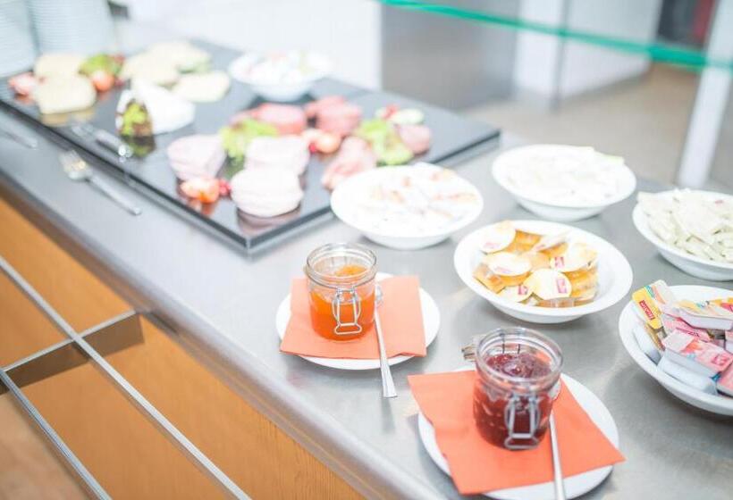 בית מלון כפרי Katholische Akademie Schwerte