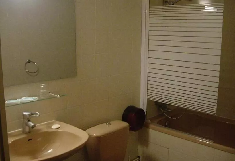 Aamiaismajoitus (B&B) Adonis Chambres D Hotes