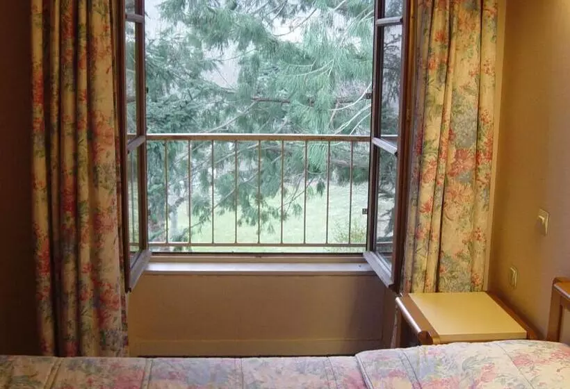 Aamiaismajoitus (B&B) Adonis Chambres D Hotes