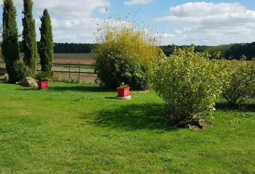 Aamiaismajoitus (B&B) Chambres Des Rosiers