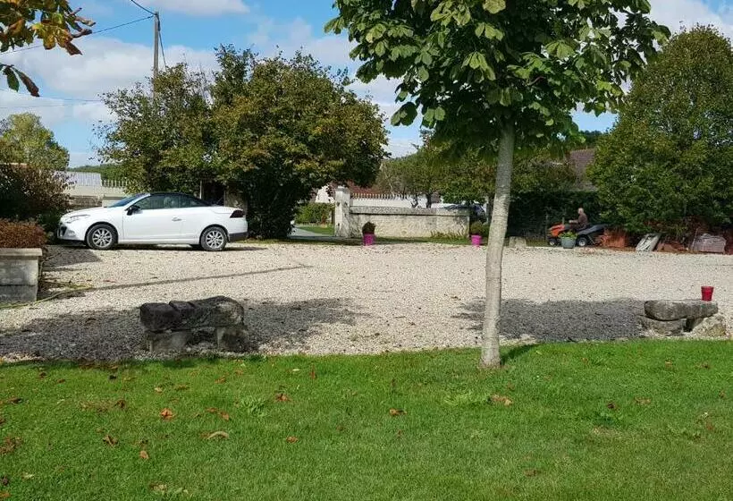 Aamiaismajoitus (B&B) Chambres Des Rosiers