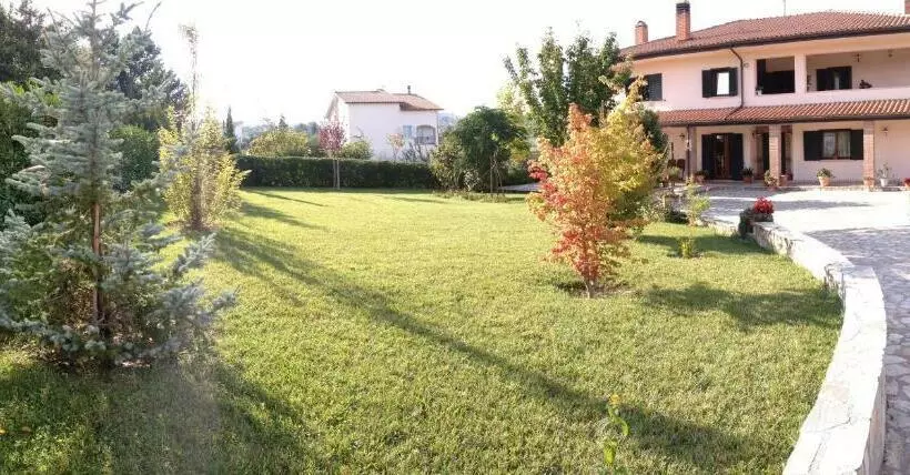 تختخواب و صبحانه Cherry House Bed&breakfast