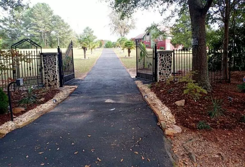 Aamiaismajoitus (B&B) Cozy Mobay