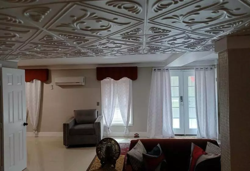 Aamiaismajoitus (B&B) Cozy Mobay