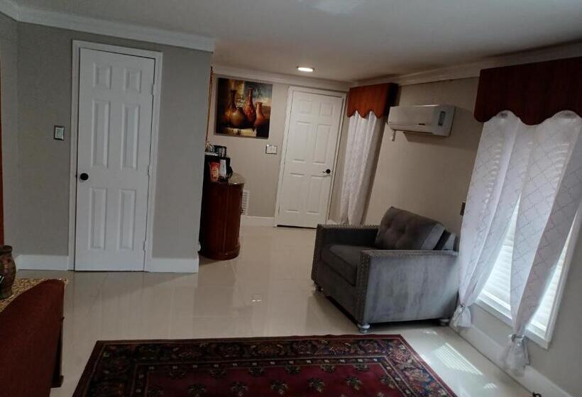 Bed and Breakfast Cozy Mobay