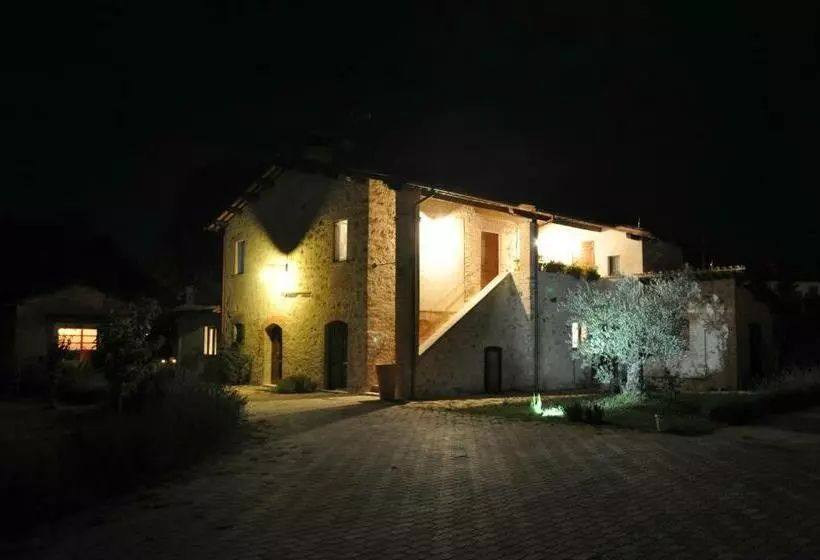 تختخواب و صبحانه Il Casale Dei Nonni