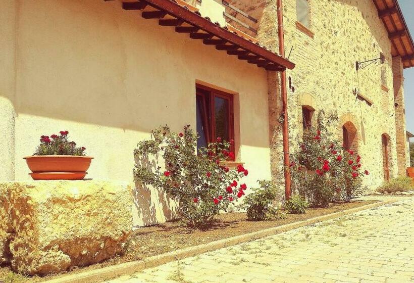 تختخواب و صبحانه Il Casale Dei Nonni